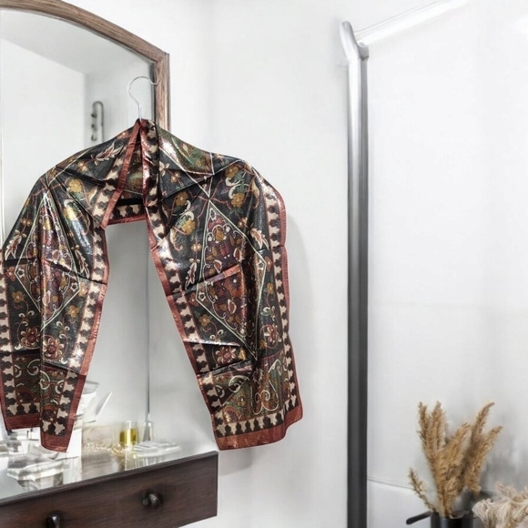 Oscar de la Renta Vintage Metallic Geometric Scarf Italy 53x10.5 Gold Silver - Picture 9 of 9